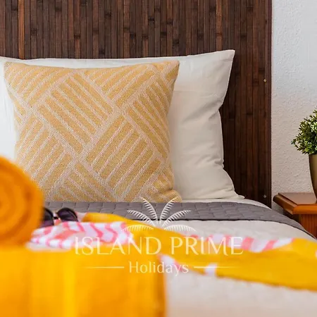 Oceanfront With Stunning Views Lbr650 *